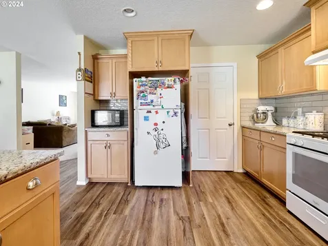 8887 Sw Larson Road Gaston OR 97119
