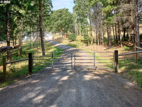 8887 Sw Larson Road Gaston OR 97119