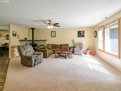 8887 Sw Larson Road Gaston OR 97119