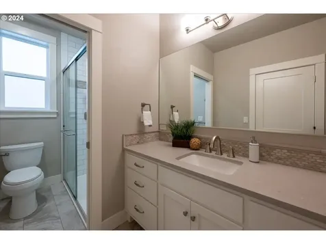 2084 Sterling Park Place Eugene OR 97408