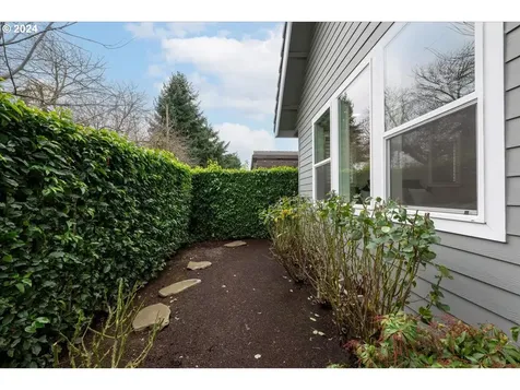2084 Sterling Park Place Eugene OR 97408