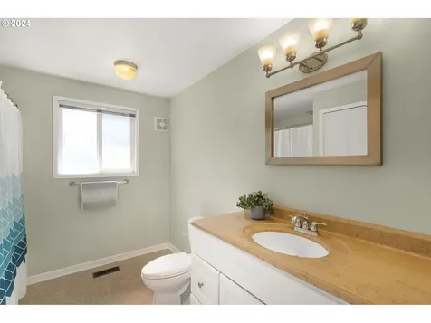 135 Cedar Street Fairview OR 97024
