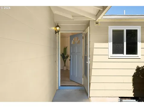 135 Cedar Street Fairview OR 97024