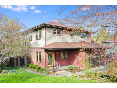 1822 May Street Hood River OR 97031
