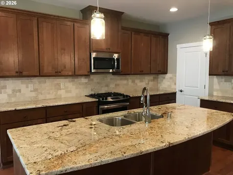 4237 NW Sage Loop Camas WA 98607