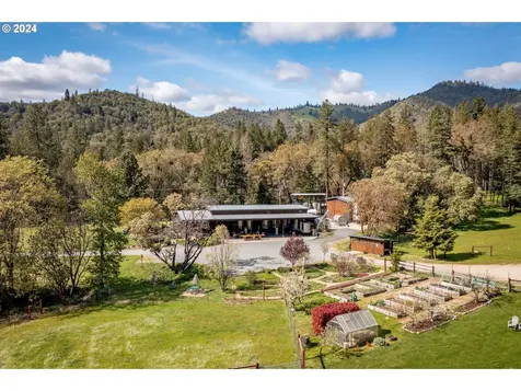 818 Slagle Creek Road Grants Pass OR 97527
