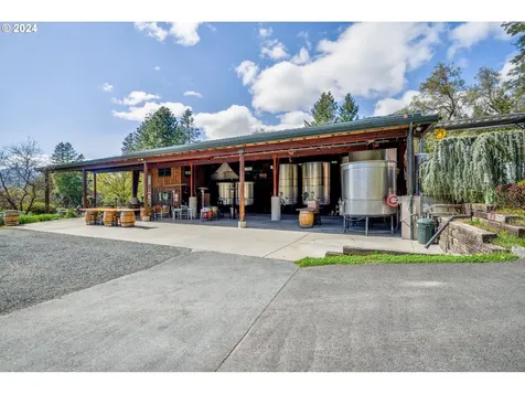818 Slagle Creek Road Grants Pass OR 97527