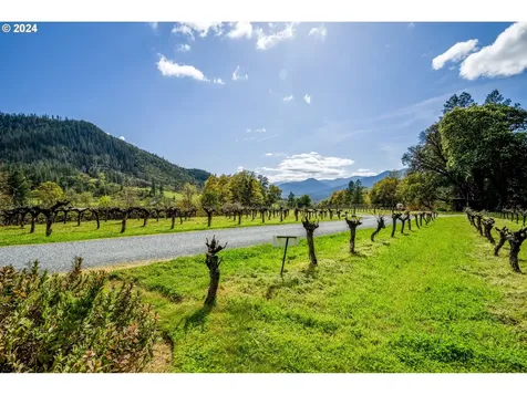 818 Slagle Creek Road Grants Pass OR 97527