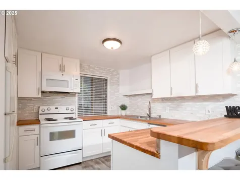 2691 Woodstone Place Eugene OR 97405