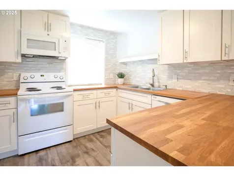2691 Woodstone Place Eugene OR 97405