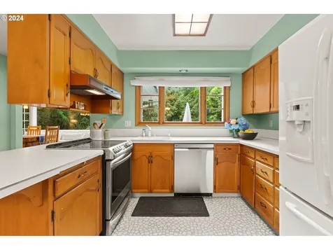 6139 Sw 27th Avenue Portland OR 97239