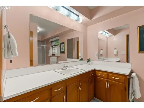 6139 Sw 27th Avenue Portland OR 97239