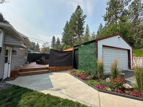 237 N Humbolt Street Canyon City OR 97820