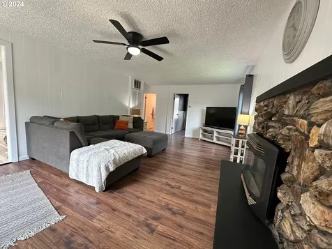 237 N Humbolt Street Canyon City OR 97820