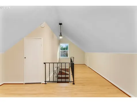 4909 Ne Halsey Street Portland OR 97213