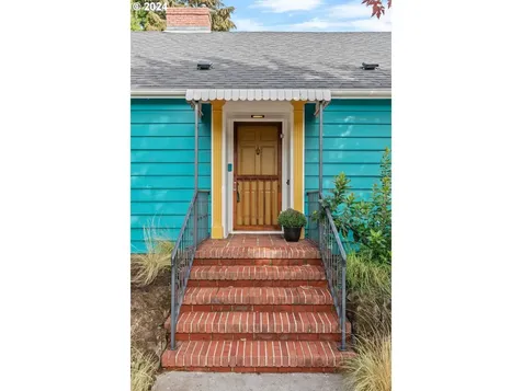 4909 Ne Halsey Street Portland OR 97213