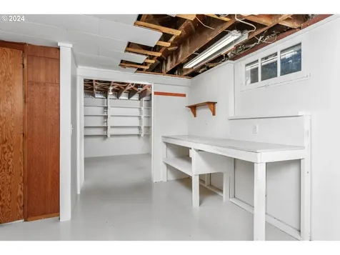 4909 Ne Halsey Street Portland OR 97213