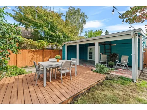 4909 Ne Halsey Street Portland OR 97213