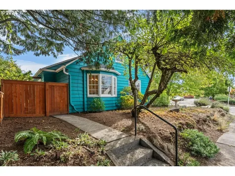 4909 Ne Halsey Street Portland OR 97213