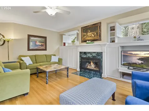16855 Fernwood Drive Lake Oswego OR 97034