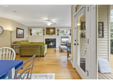 16855 Fernwood Drive Lake Oswego OR 97034