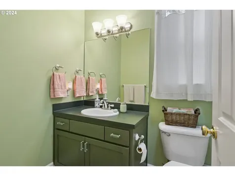 16855 Fernwood Drive Lake Oswego OR 97034