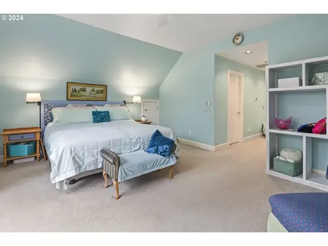 16855 Fernwood Drive Lake Oswego OR 97034