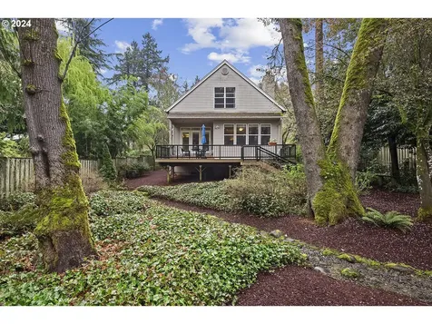 16855 Fernwood Drive Lake Oswego OR 97034