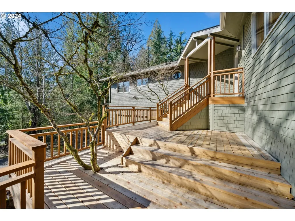 5837 Sw Sheridan Court Portland OR 97221