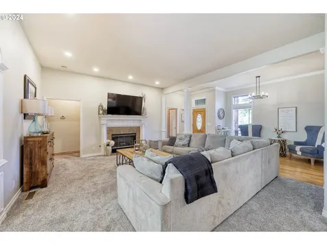 1368 Wimbledon Place Springfield OR 97477