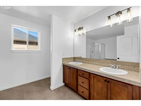 5805 NE 59th Avenue Vancouver WA 98661