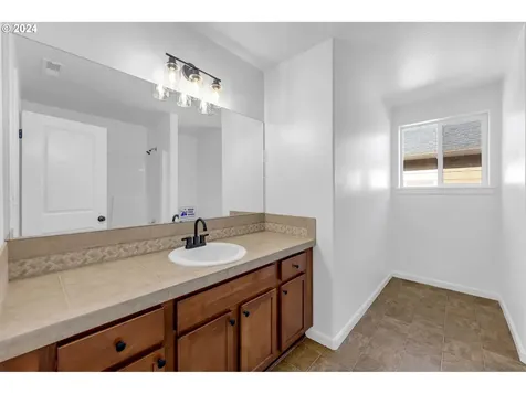 5805 NE 59th Avenue Vancouver WA 98661