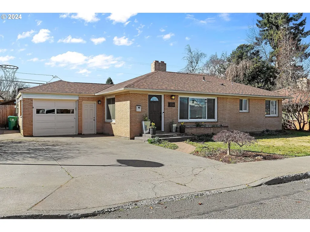 754 E 18th Street The Dalles OR 97058