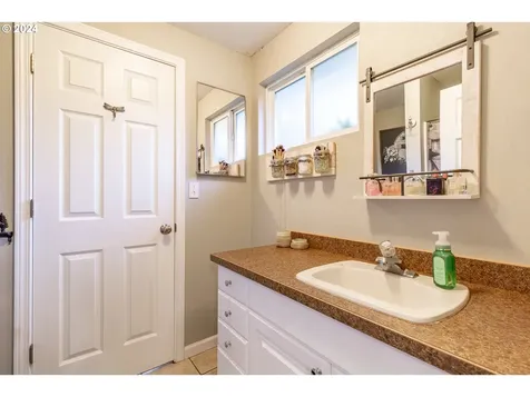 30854 Ty Valley Road Lebanon OR 97355