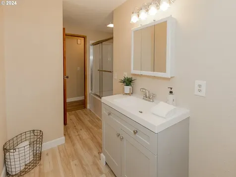 7912 Ne Burton Road Vancouver WA 98662