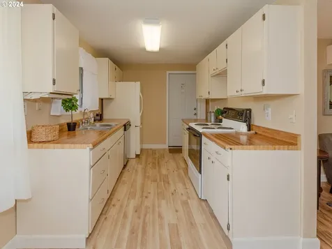 7912 Ne Burton Road Vancouver WA 98662
