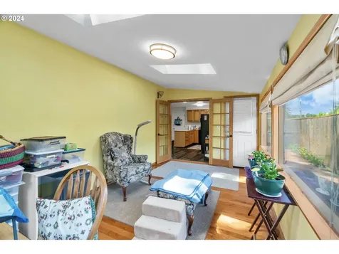 11854 Se Washington Street Portland OR 97216
