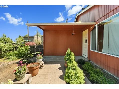 11854 Se Washington Street Portland OR 97216
