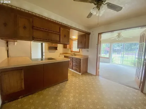 33671 Se Maple Street Scappoose OR 97056