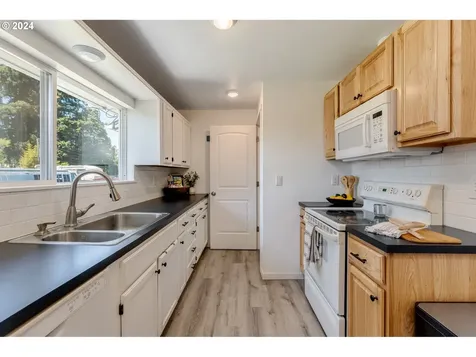 127 Se James Street Camas WA 98607