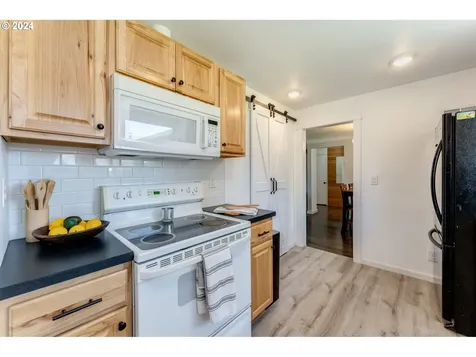 127 Se James Street Camas WA 98607