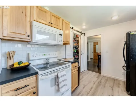 127 Se James Street Camas WA 98607