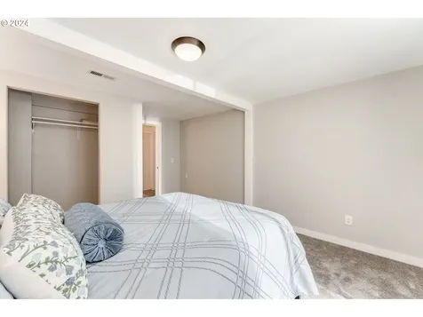 127 Se James Street Camas WA 98607
