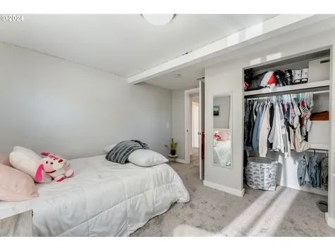 127 Se James Street Camas WA 98607