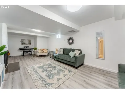 127 Se James Street Camas WA 98607