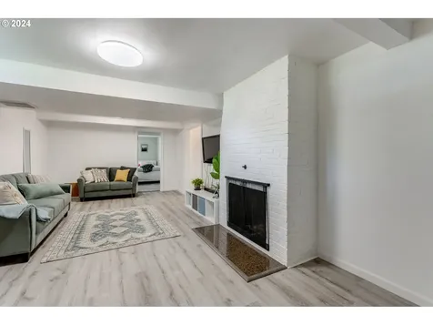 127 Se James Street Camas WA 98607