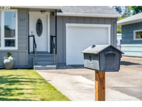 127 Se James Street Camas WA 98607