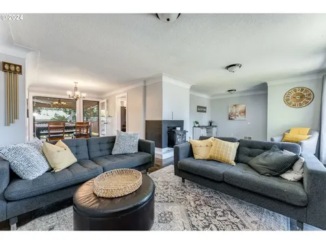 127 Se James Street Camas WA 98607