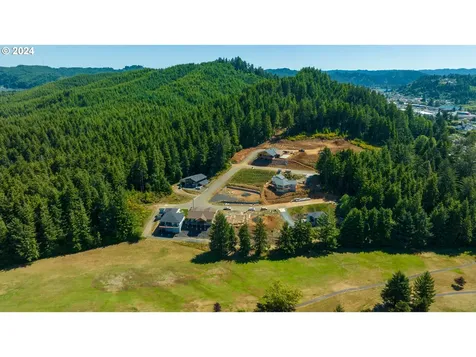 856 Masters Court Reedsport OR 97467