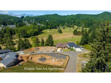 856 Masters Court Reedsport OR 97467